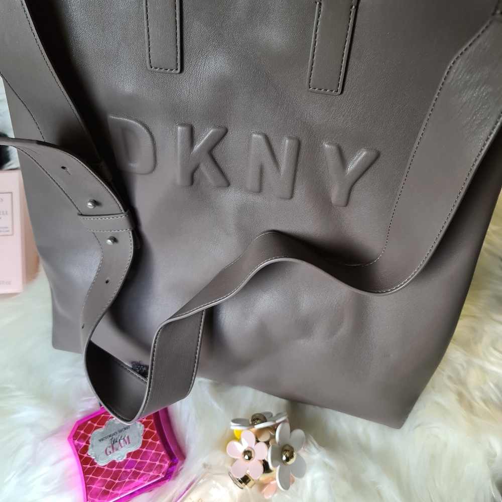DKNY Tilly Large Tote - Picture 7 of 8